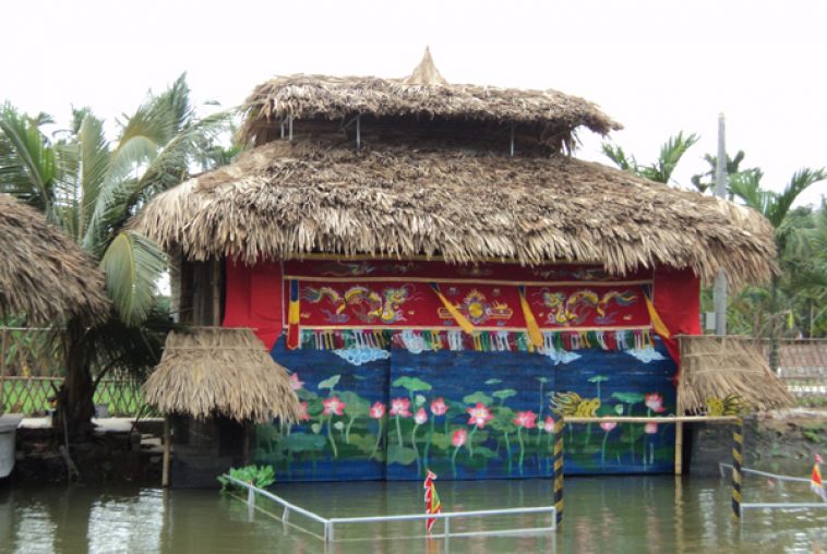 Water puppet show