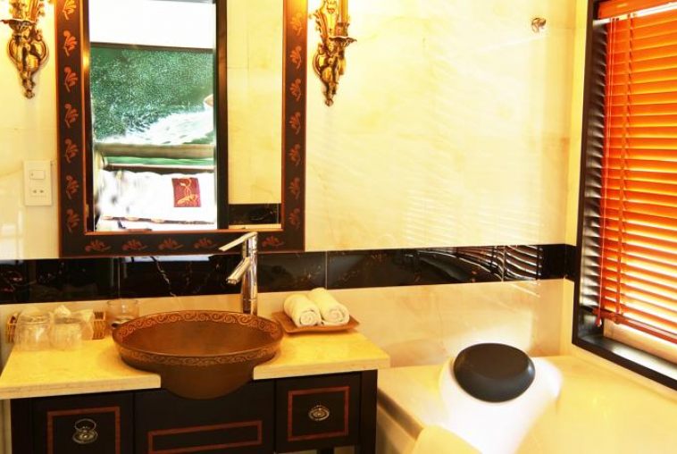 Bathroom Executive cabin