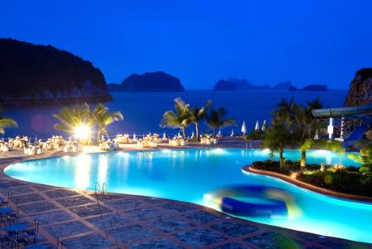 Resort in Cat Ba