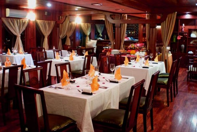 Cruise restaurant