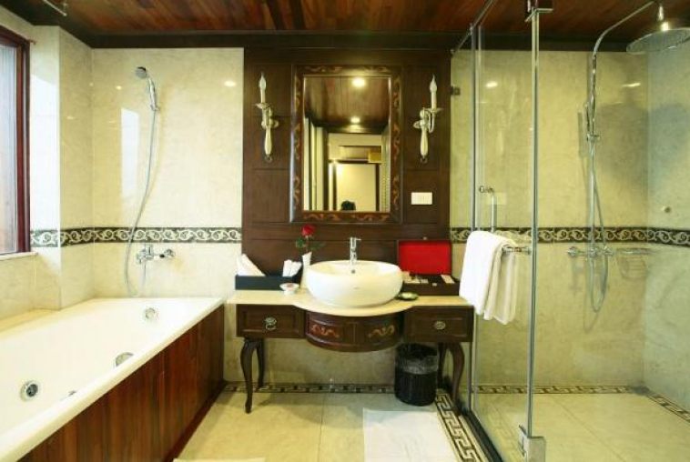 President Suite bathroom